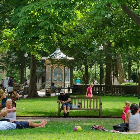 Abode Philadelphia - Rittenhouse Square Spruce St Aparthotel Bagian luar foto