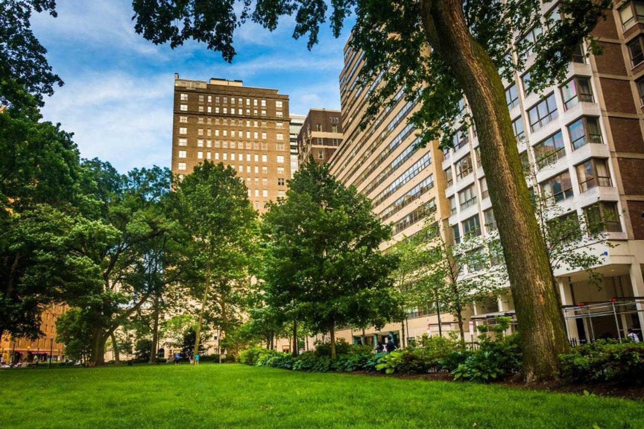 Abode Philadelphia - Rittenhouse Square Spruce St Aparthotel Bagian luar foto